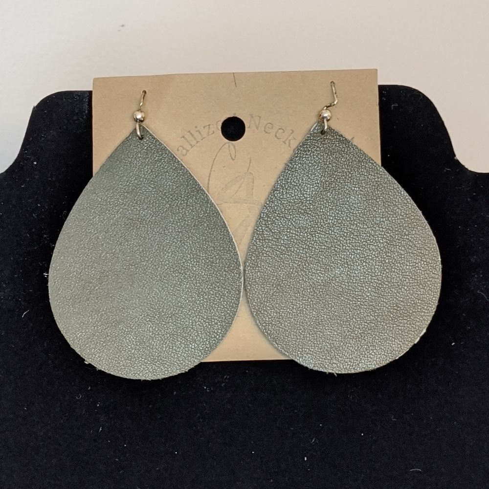 Hunter green leather drop earrings
